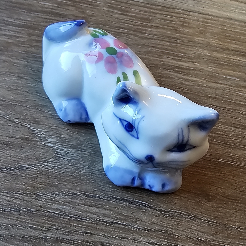 Set of 4 Vintage Porcelain Miniature Hand Painted Floral Cats Kittens Playing - Picture 6 of 15